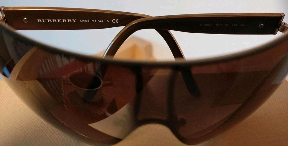 Burberry Sonnenbrille braun in Straubenhardt