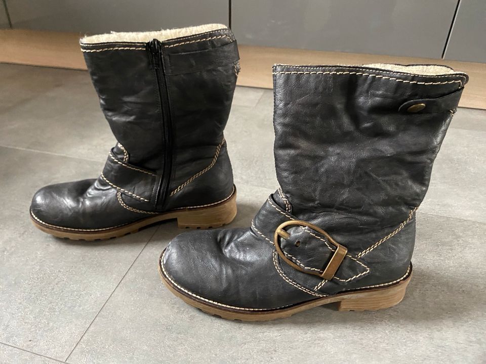 Stiefel Stiefeletten Schuhe von Rieker in 38 zu verschenken in Einbeck