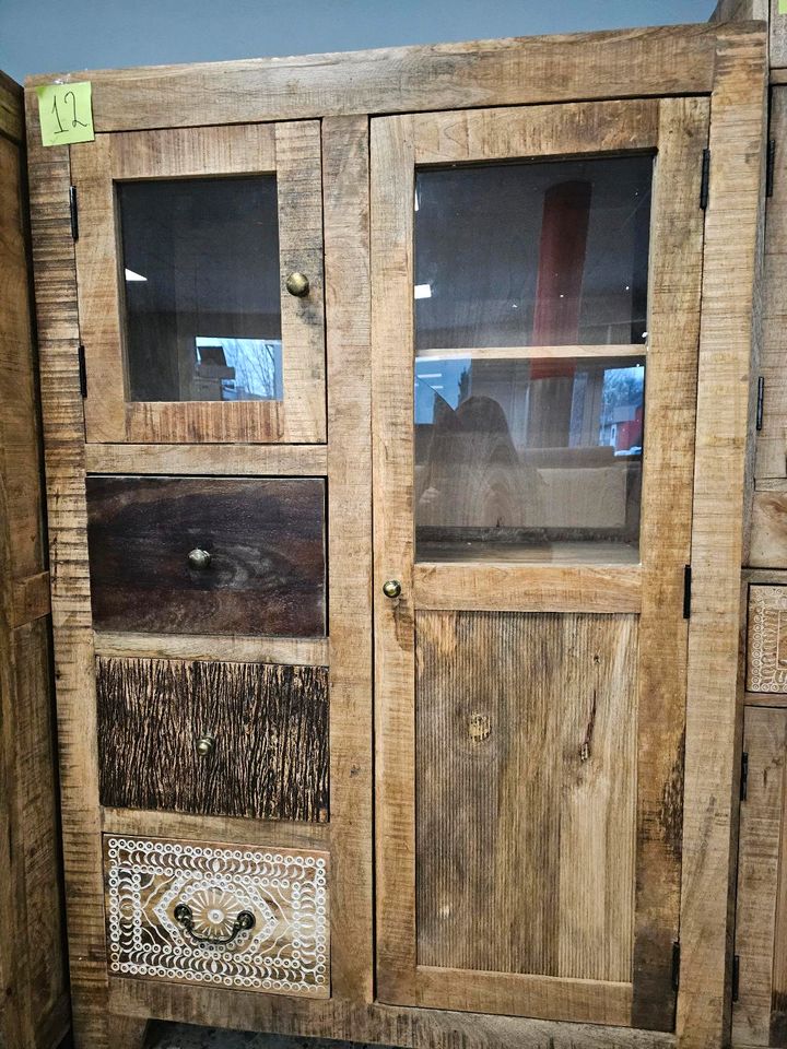 HIGHBOARD in Holz farben mit Glas in Essen