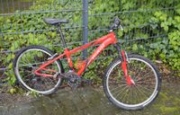 Specialized Hotrock Kinder MTB 24" - defekt aber reparabel Düsseldorf - Benrath Vorschau