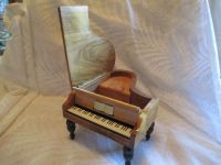 Vintage Reuge Wooden Piano Music Box neu Vitrinen Stück Aachen - Aachen-Mitte Vorschau