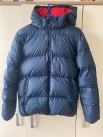 Tommy Hilfiger Jacke, Daunenjacke Gr.164 Niedersachsen - Brake (Unterweser) Vorschau