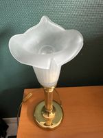 Tischlampe Tischleuchte Glas-Calla-Blüte Messingfuß Bayern - Neu Ulm Vorschau