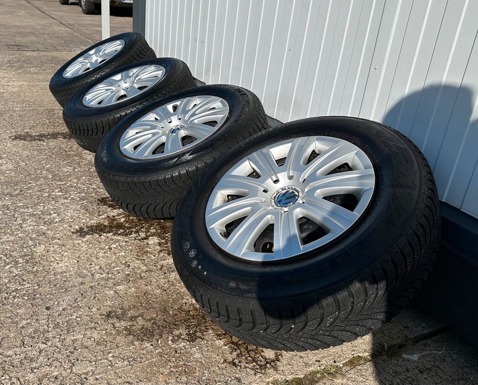 VW Tiguan Winterreifen 215/65 R16 mit Felgen in Rostock