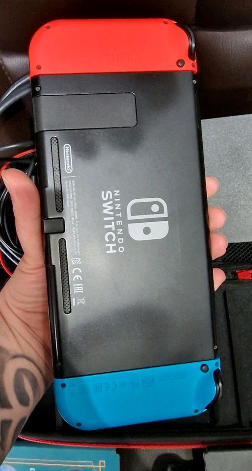 Nintendo Switch mit Zubehör in Medebach