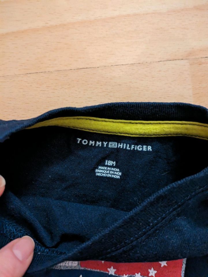 Tommy Hilfiger 18 Monate in Nürnberg (Mittelfr)