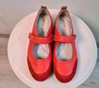 ♥️ GEOX Leder Ballerina Schuhe 38 koralle/rot Klett Sandale Nordrhein-Westfalen - Marienheide Vorschau