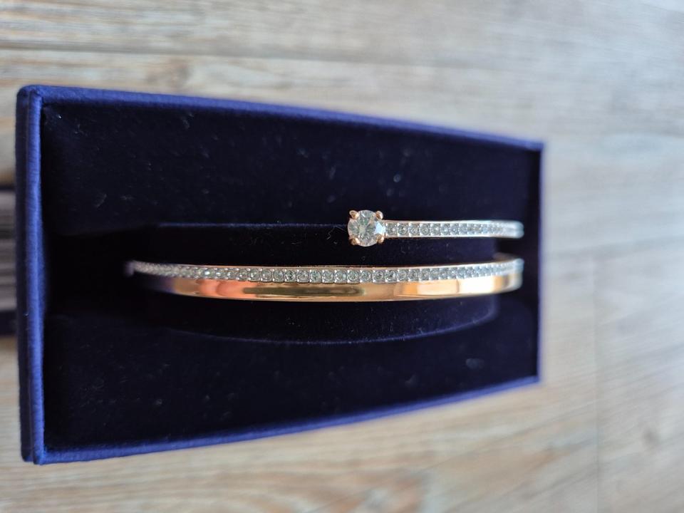 Schmuck-Set von Swarovski, Ring, Ohrstecker, Halskette, Armreif in Halberstadt