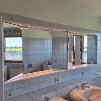 Badezimmer Spiegelschrank mit Beleuchtung Niedersachsen - Sulingen Vorschau