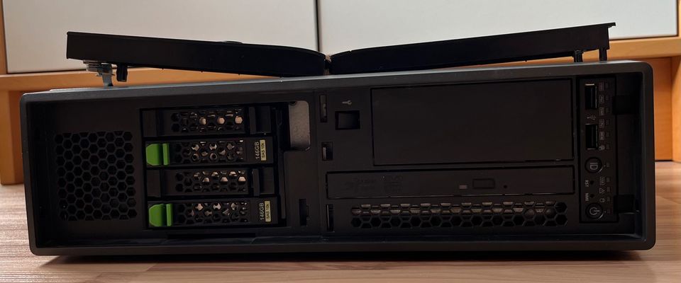 Fujitsu PRIMERGY TX120 S3 Server in Bremen