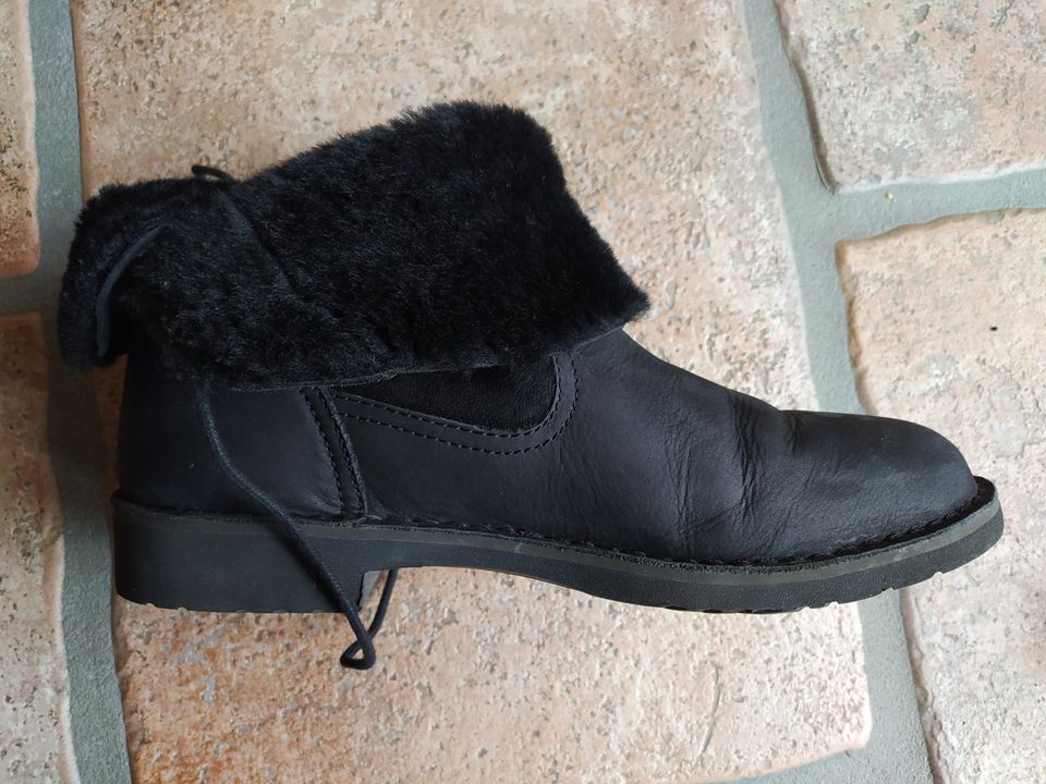 UGG Stiefel Gr. 41 Model W Naiyah in schwarz in Horn-Bad Meinberg