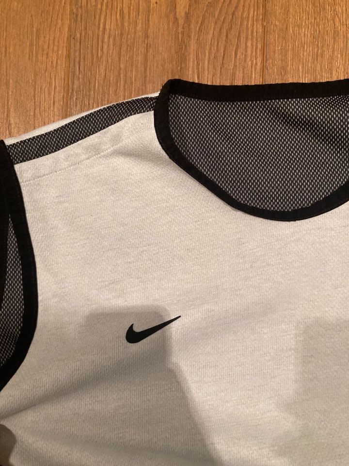 Nike XL Shirt in Mettmann