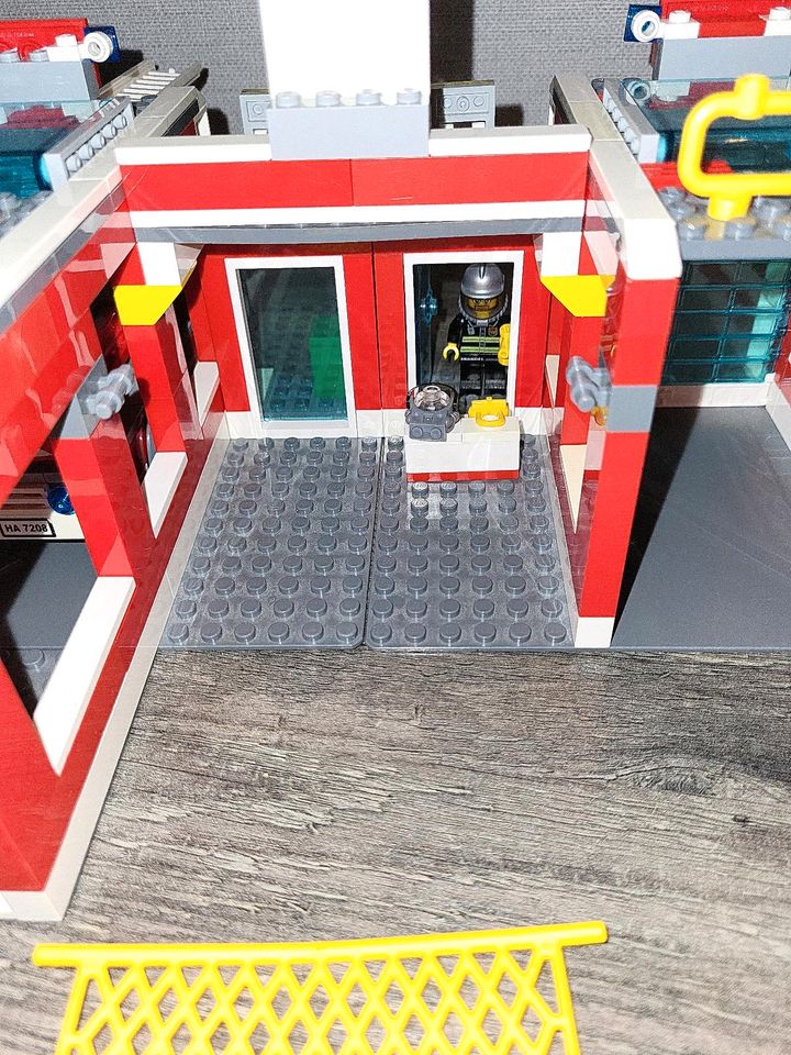 Lego City, Feuerwehrstation, 7208 in Saterland