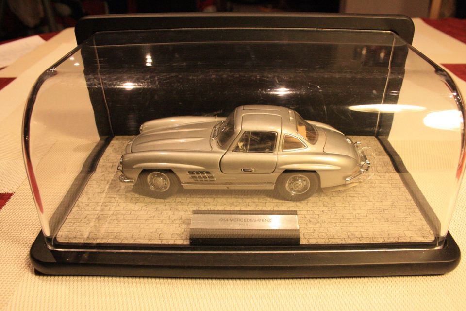 Franklin Mint 1954 Mercedes Benz 300 SL Vitrine Display Zertifika in Griesheim