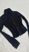 Lululemon nulu cropped black Nordrhein-Westfalen - Gladbeck Vorschau