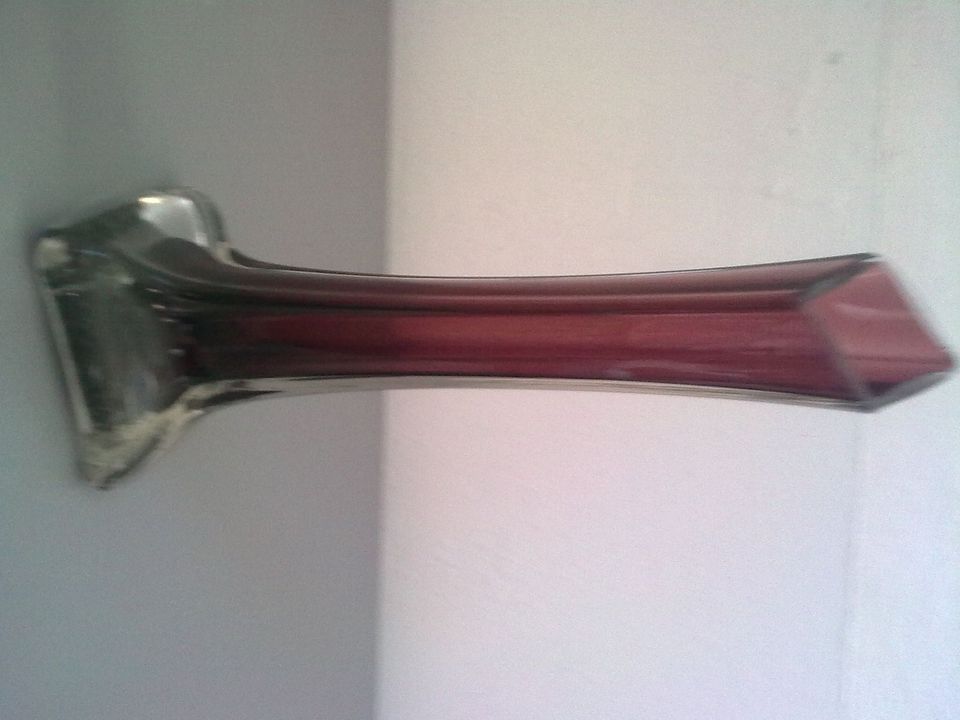 Vase - bordeauxrotes Glas - ideal für einstielige Blume/Rose in Bamberg