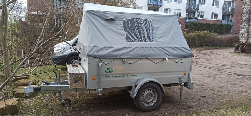 Camper Anhänger ausgebauter Klappcaravan von PureCamping in Hamburg