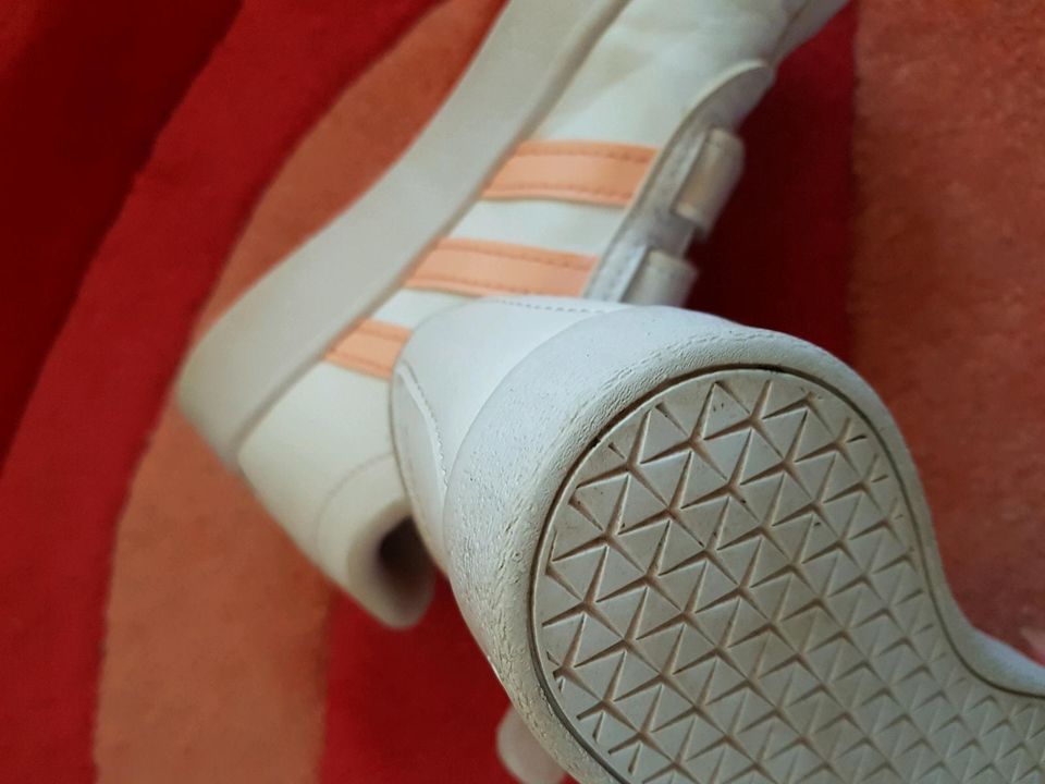 Adidas Turnschuhe Gr 29 in Ilsede