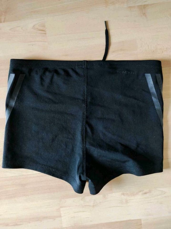 Schwimmhose Adidas für Jungen Gr.S in Aachen