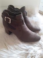 Braune Stiefeletten Gr. 39 Kr. Altötting - Garching an der Alz Vorschau