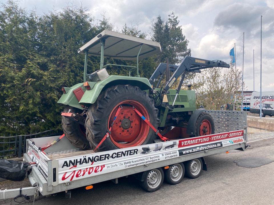 Transport von Traktoren Baumaschinen Fahrzeugen usw in Kranichfeld