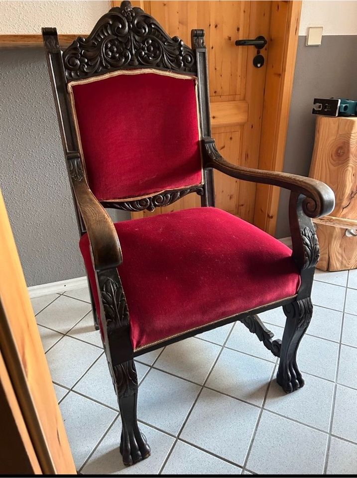 Stuhl Trohn Sessel rot antik in Malterdingen