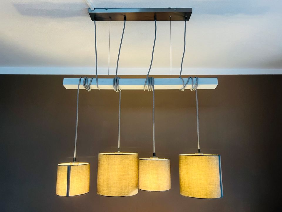Pendelleuchte mit vier Textilschirmen Wohnzimmer Esszimmer Lampe in Penzing