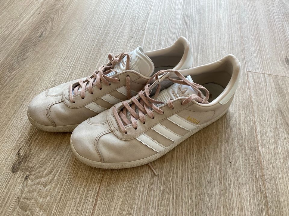 Adidas Gazelle Sneaker Gr. 43 in altrosa in Gladbeck