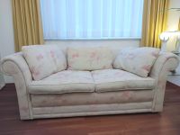 Sofa Stoffbezug pastell grün mit Rosa Schmetterlingen Nordrhein-Westfalen - Ochtrup Vorschau