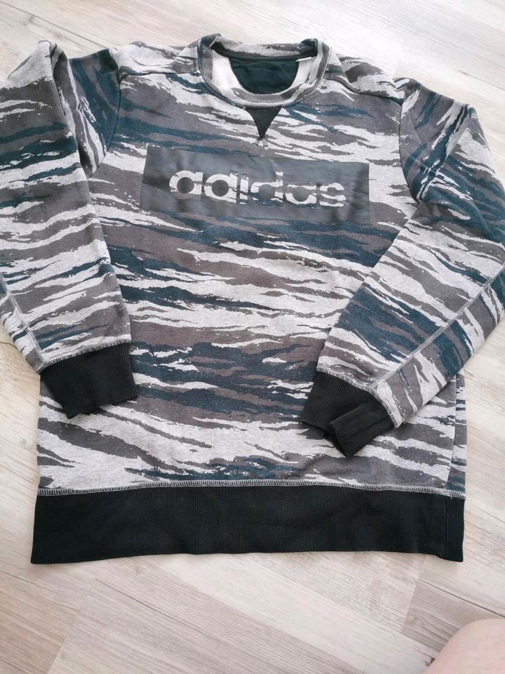 adidas T Shirt Pullover Gr L Camouflage in Remse
