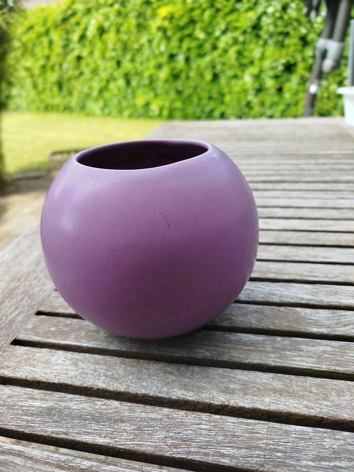Vase, violett/lila Kugelvase Durchmesser 12cm, Öffnung 7,5cm in Hopsten