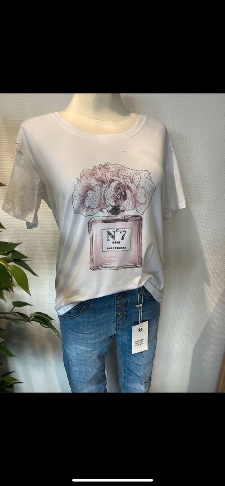 T Shirt in weiß mit rosé Print neu in Essen