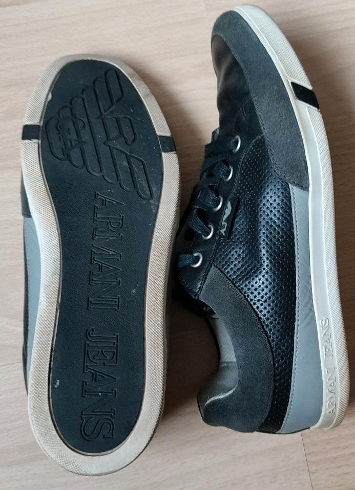 Armani Jeans Schuhe Sneakers Herren 40 schwarz top Zustand in Völklingen