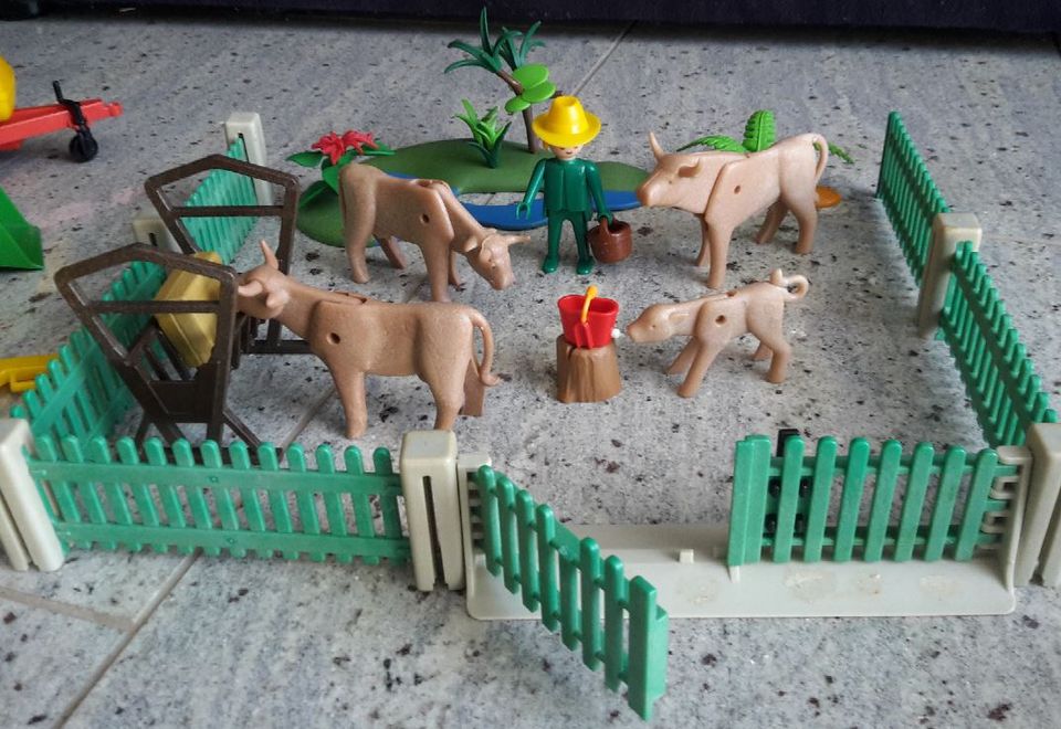 Playmobil: Großer Bauernhof mit Tieren und VIEL Zubehör - vintage in Nieder-Olm