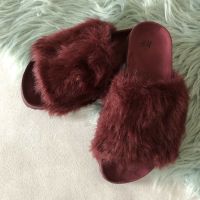 Fakefur Schlappen in bordeaux, Fauxfur Mitte - Tiergarten Vorschau