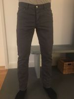 H&M Jeans mit Knopfleiste, Herren, dunkelgrau , Gr. 33 Niedersachsen - Berne Vorschau