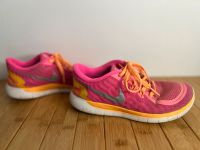 Nike Mädchen Sneaker in 35,5 Hessen - Dautphetal Vorschau