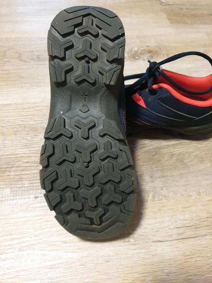 Schuhe gr 35 Quechua in Hückeswagen