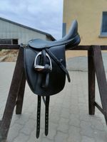 Dressursattel Rigoleto 17 Zoll (Endmaßpony) Bayern - Großlangheim Vorschau