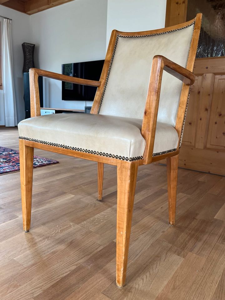 Stuhl/Sessel aus Leder beige mit Armlehnen, Einzelstück in Vilgertshofen