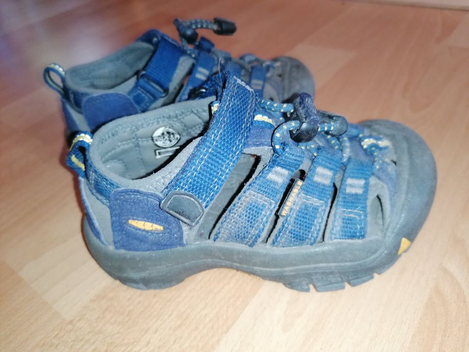 Keen Sandalen Gr. 25/26 mit Klettverschluss blau Kinderschuhe in Wollersleben