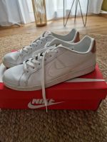 Nike Schuhe sneaker 42 Niedersachsen - Moormerland Vorschau