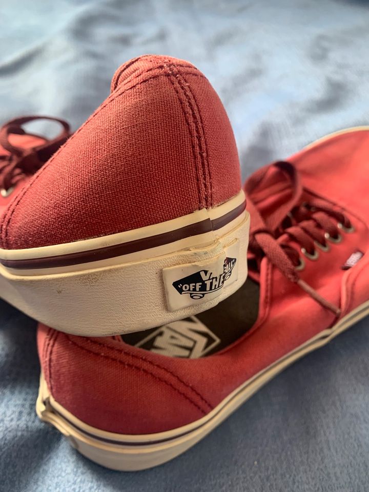 Vans off the wall Markenschuhe Sneaker Gr. 42 43 Sportschuhe rot in Frankfurt am Main