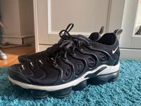 Tn‘s Vapormax Schuhe schwarz/weiß, Größe 40,5 Herren/Damen Schuh Berlin - Friedenau Vorschau