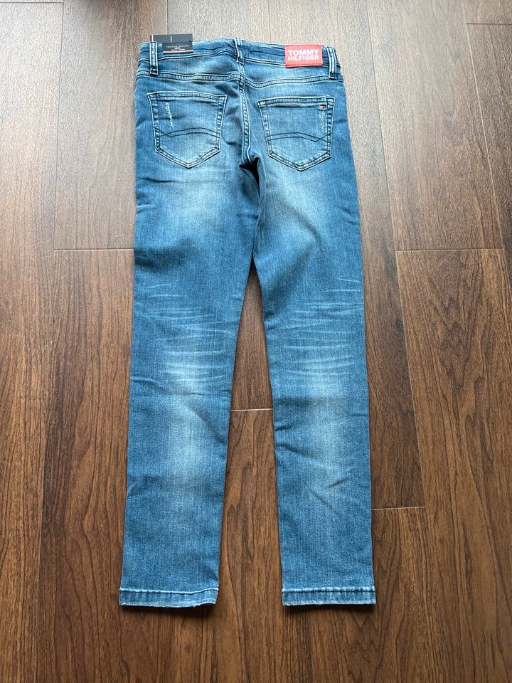 Tommy Hilfiger Jeans Gr.152 neu mit Etikett in Velbert