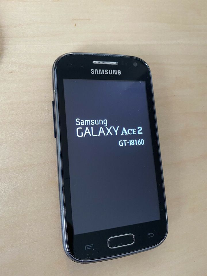 Smartphone Samsung Galaxy Ace 2 GT-I8160 Telefon Handy in Frankfurt am Main