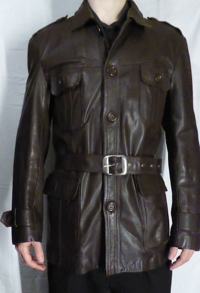 Lederjacke Vintage, mit Schulterklappen und Gürtel, Größe 48 in Eldena