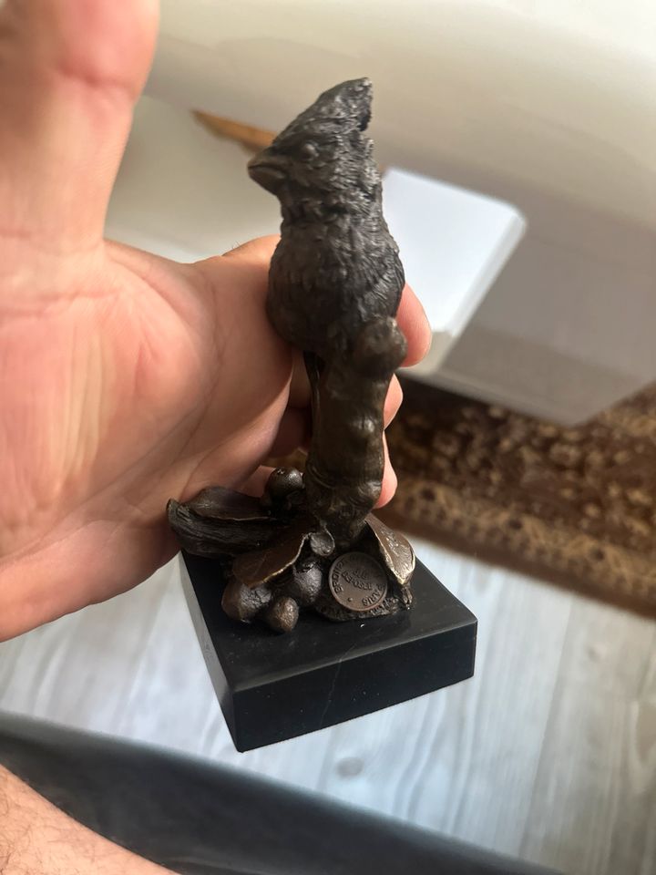 Bronze Skulptur Figur Vogel signiert Milo in Lamspringe