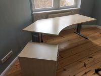 Schreibtisch mit Rollcontainer aus Büroauflösung Berlin - Charlottenburg Vorschau