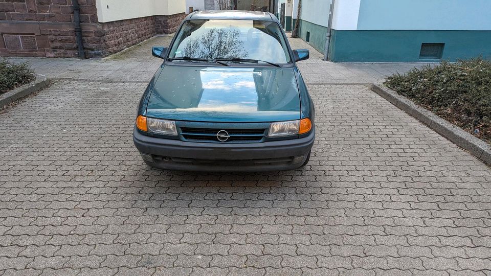 Opel Astra BJ 94 in Karlsruhe